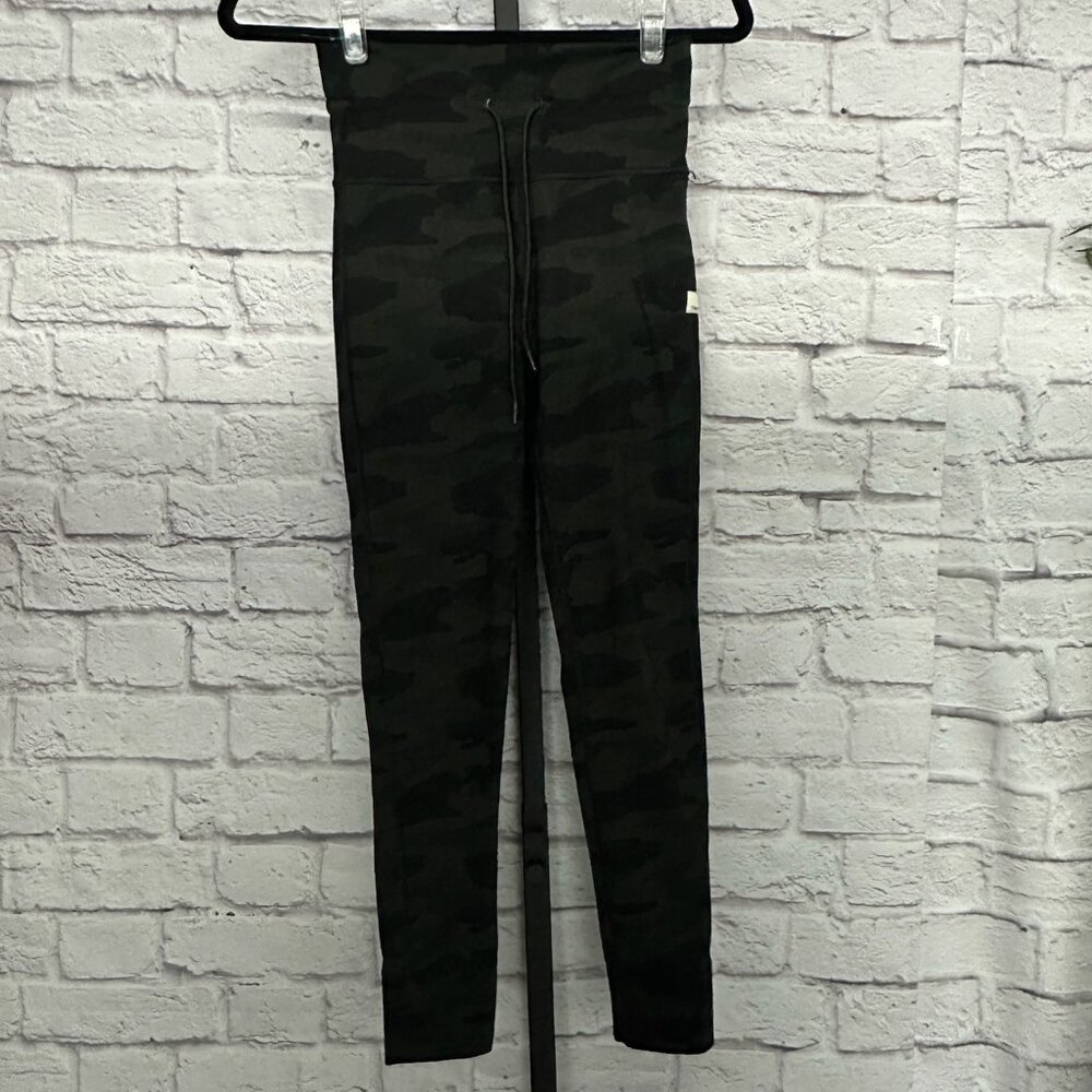 Vuori Camo Leggings with Tie